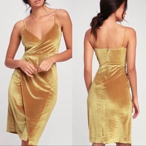 Lulus brand new velvet dress